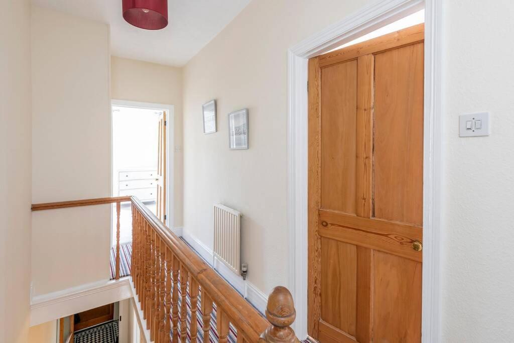 Spacious House - 2 Double Rooms - Street Parking - Garden 바스 외부 사진